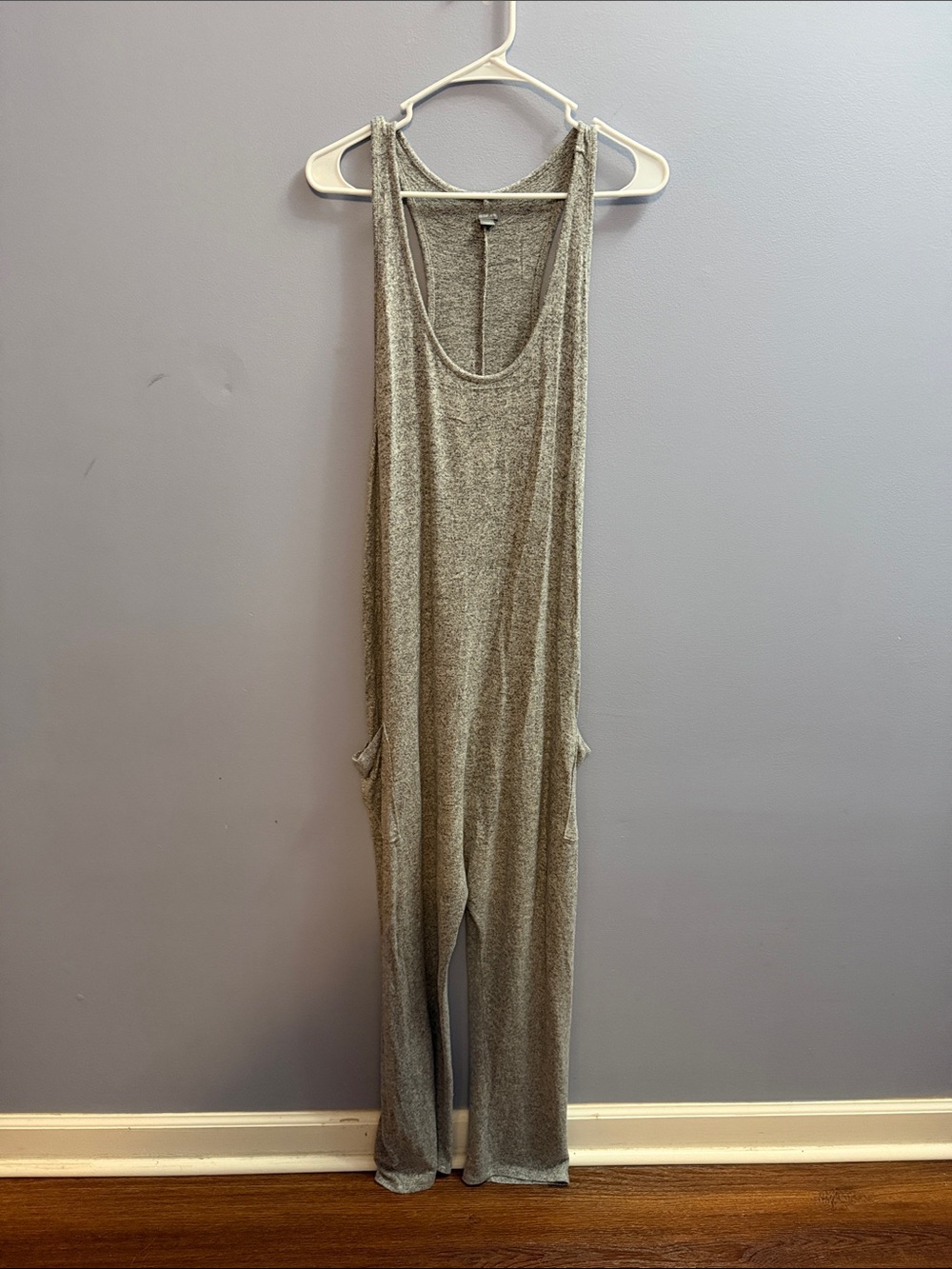 aerie Gray Sleeveless Scoop-Neck Jumpsuit with Pockets
